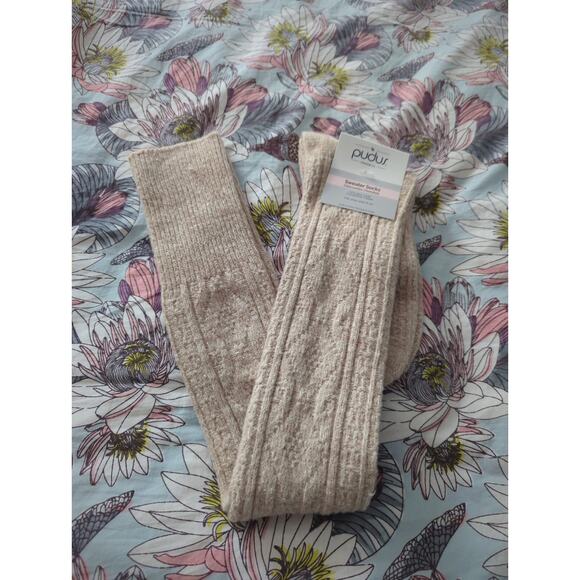 Pudus Beige Knit Sweater Socks NWT - Picture 2 of 4